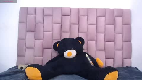 Snapshot of roxannehott chatting on 05-01-26, 07:40 ross brown online show from 05-01-26, 07:40
