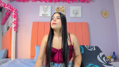 Snapshot of roxanneowens chatting on 04-21-26, 12:11 Juliana 3 online show from 04-21-26, 12:11