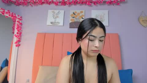 Snapshot of roxanneowens chatting on 05-11-26, 02:45 Juliana 3 online show from 05-11-26, 02:45
