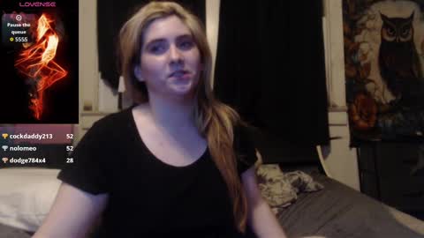 Snapshot of roxanneroulette chatting on 09-26-25, 03:10 Silver online show from 09-26-25, 03:10