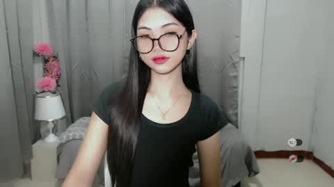 Snapshot of roxie_fuckdoll chatting on 12-17-24, 10:11 Roxie online show from 12-17-24, 10:11