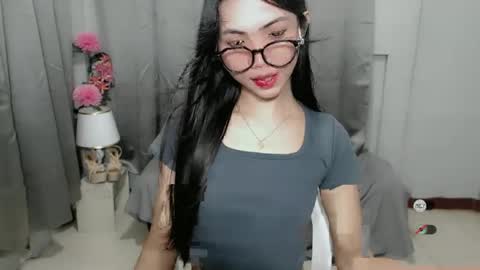 Snapshot of roxie_fuckdoll chatting on 01-04-25, 01:52 Roxie online show from 01-04-25, 01:52