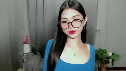 Snapshot of roxie_fuckdoll chatting on 02-12-25, 08:27 Roxie online show from 02-12-25, 08:27