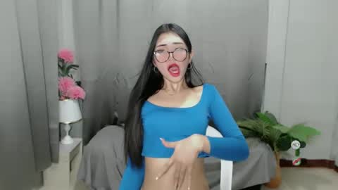 Snapshot of roxie_fuckdoll chatting on 03-09-25, 01:04 Roxie online show from 03-09-25, 01:04