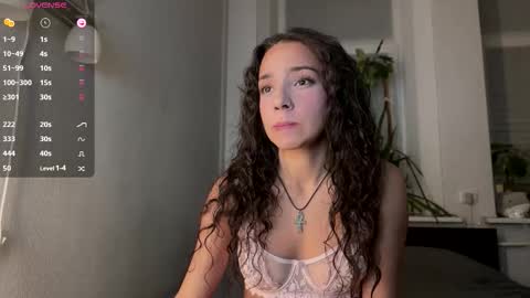 Snapshot of roxieflexie chatting on 10-19-25, 09:04 Roxie online show from 10-19-25, 09:04