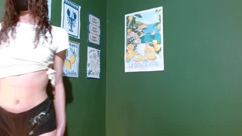 Roxie online show from 10-29-25, 02:36