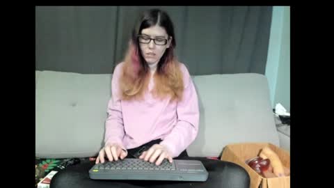 roxihazeleyes online show from 01-25-25, 05:08