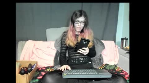 roxihazeleyes online show from 01-26-25, 06:27