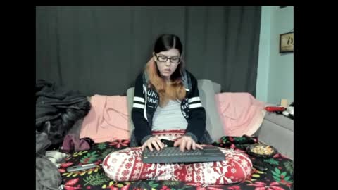 roxihazeleyes online show from 01-29-25, 03:26