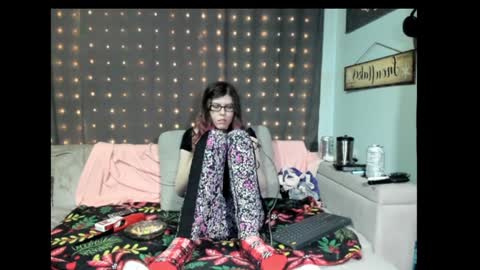 roxihazeleyes online show from 01-31-25, 08:33