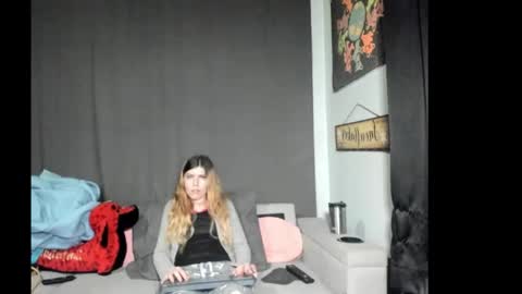 Snapshot of roxihazeleyes chatting on 02-10-26, 09:41 roxihazeleyes online show from 02-10-26, 09:41