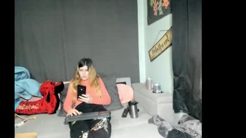 Snapshot of roxihazeleyes chatting on 02-11-26, 07:19 roxihazeleyes online show from 02-11-26, 07:19