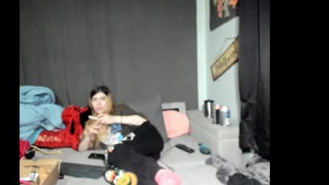 Snapshot of roxihazeleyes chatting on 02-12-26, 07:25 roxihazeleyes online show from 02-12-26, 07:25