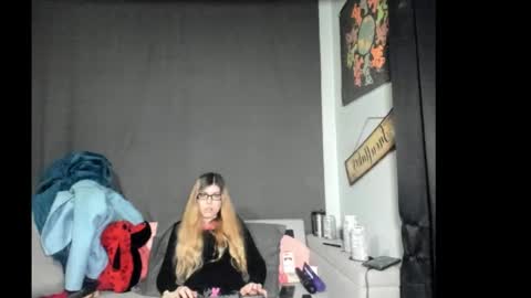 Snapshot of roxihazeleyes chatting on 02-13-26, 08:54 roxihazeleyes online show from 02-13-26, 08:54