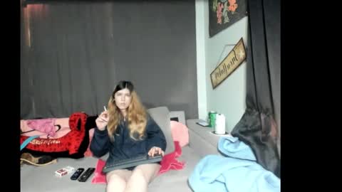 Snapshot of roxihazeleyes chatting on 02-16-26, 10:39 roxihazeleyes online show from 02-16-26, 10:39