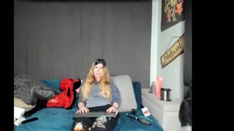 Snapshot of roxihazeleyes chatting on 02-22-26, 12:45 roxihazeleyes online show from 02-22-26, 12:45