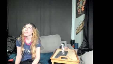 Snapshot of roxihazeleyes chatting on 03-04-26, 04:07 roxihazeleyes online show from 03-04-26, 04:07