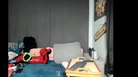 Snapshot of roxihazeleyes chatting on 03-05-26, 05:03 roxihazeleyes online show from 03-05-26, 05:03