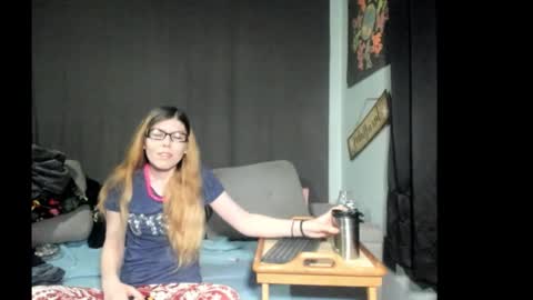 Snapshot of roxihazeleyes chatting on 03-08-26, 09:13 roxihazeleyes online show from 03-08-26, 09:13
