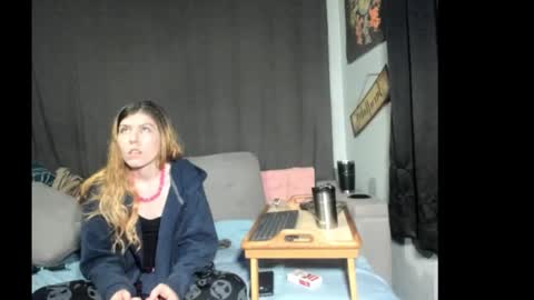 Snapshot of roxihazeleyes chatting on 03-12-26, 05:46 roxihazeleyes online show from 03-12-26, 05:46
