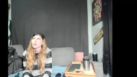 Snapshot of roxihazeleyes chatting on 03-13-26, 02:01 roxihazeleyes online show from 03-13-26, 02:01
