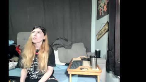 Snapshot of roxihazeleyes chatting on 03-17-26, 02:42 roxihazeleyes online show from 03-17-26, 02:42
