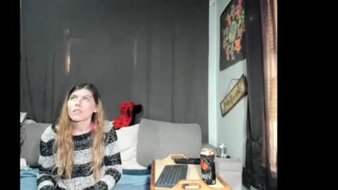 Snapshot of roxihazeleyes chatting on 03-21-26, 08:12 roxihazeleyes online show from 03-21-26, 08:12