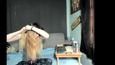Snapshot of roxihazeleyes chatting on 03-30-26, 06:42 roxihazeleyes online show from 03-30-26, 06:42