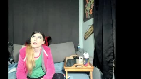 Snapshot of roxihazeleyes chatting on 04-01-26, 02:56 roxihazeleyes online show from 04-01-26, 02:56
