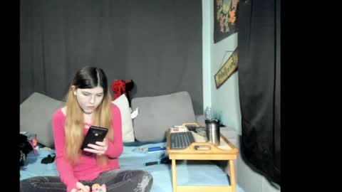 Snapshot of roxihazeleyes chatting on 04-03-26, 04:43 roxihazeleyes online show from 04-03-26, 04:43