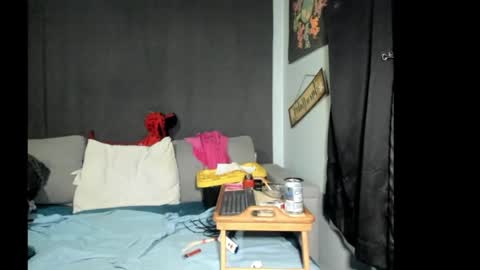 Snapshot of roxihazeleyes chatting on 04-16-26, 12:33 roxihazeleyes online show from 04-16-26, 12:33