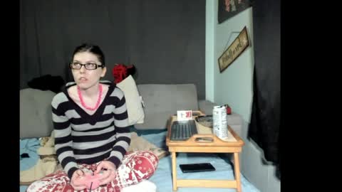 Snapshot of roxihazeleyes chatting on 04-19-26, 03:17 roxihazeleyes online show from 04-19-26, 03:17