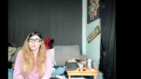 Snapshot of roxihazeleyes chatting on 04-22-26, 05:21 roxihazeleyes online show from 04-22-26, 05:21