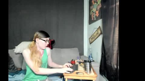 Snapshot of roxihazeleyes chatting on 04-25-26, 01:36 roxihazeleyes online show from 04-25-26, 01:36