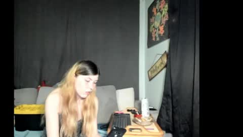 Snapshot of roxihazeleyes chatting on 05-05-26, 03:47 roxihazeleyes online show from 05-05-26, 03:47