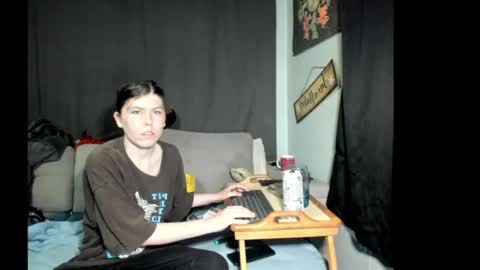 Snapshot of roxihazeleyes chatting on 05-07-26, 09:47 roxihazeleyes online show from 05-07-26, 09:47