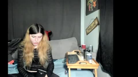 Snapshot of roxihazeleyes chatting on 05-08-26, 03:34 roxihazeleyes online show from 05-08-26, 03:34