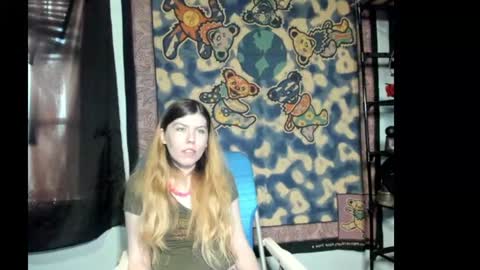 roxihazeleyes online show from 06-14-26, 10:23