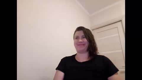 Snapshot of roxolanaa_sexy chatting on 04-17-26, 06:00 ROXOLANAA SEXY online show from 04-17-26, 06:00