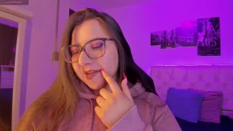 Roxanne Bail online show from 01-15-26, 03:55