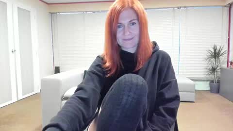 Snapshot of roxxxco chatting on 02-12-25, 04:55 Tatyana online show from 02-12-25, 04:55