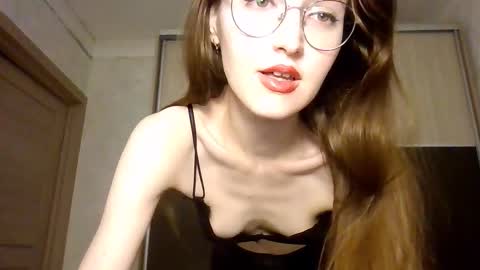 Roxxy Wharton online show from 11-21-25, 06:23