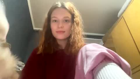 Snapshot of roxy_bowman chatting on 02-02-25, 05:37 Roxy online show from 02-02-25, 05:37