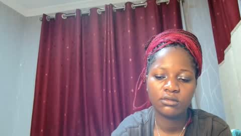 Snapshot of roxy_heather chatting on 02-11-26, 03:00 Roxy online show from 02-11-26, 03:00