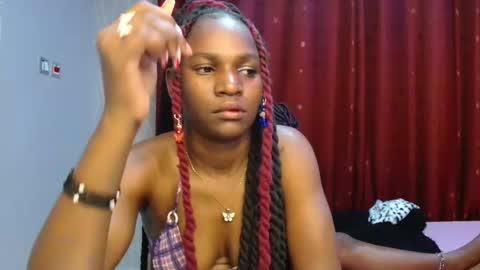 Snapshot of roxy_heather chatting on 02-25-26, 03:49 Roxy online show from 02-25-26, 03:49