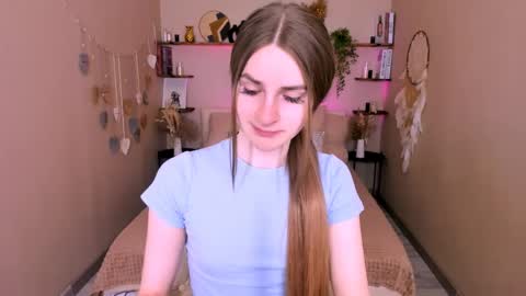 Snapshot of roxy_kisss chatting on 04-22-26, 08:06 Roxy online show from 04-22-26, 08:06