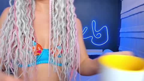 Roxy online show from 01-10-25, 01:42