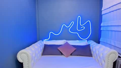 Roxy online show from 02-12-25, 01:19