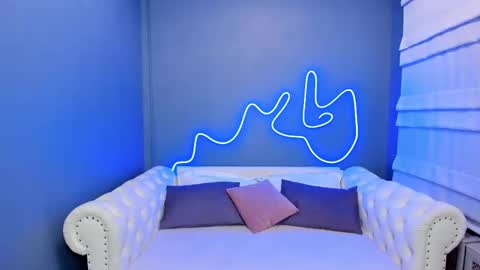 Roxy online show from 02-15-25, 01:10