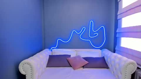 Roxy online show from 02-15-25, 07:16